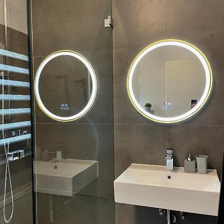 Three * كوبلنس