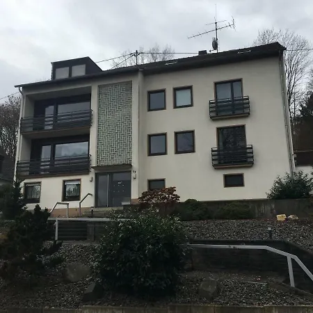 Three شقة كوبلنس